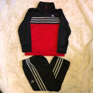 New (NWOT) Boys Youth Adidas Tracksuit Set Size 5